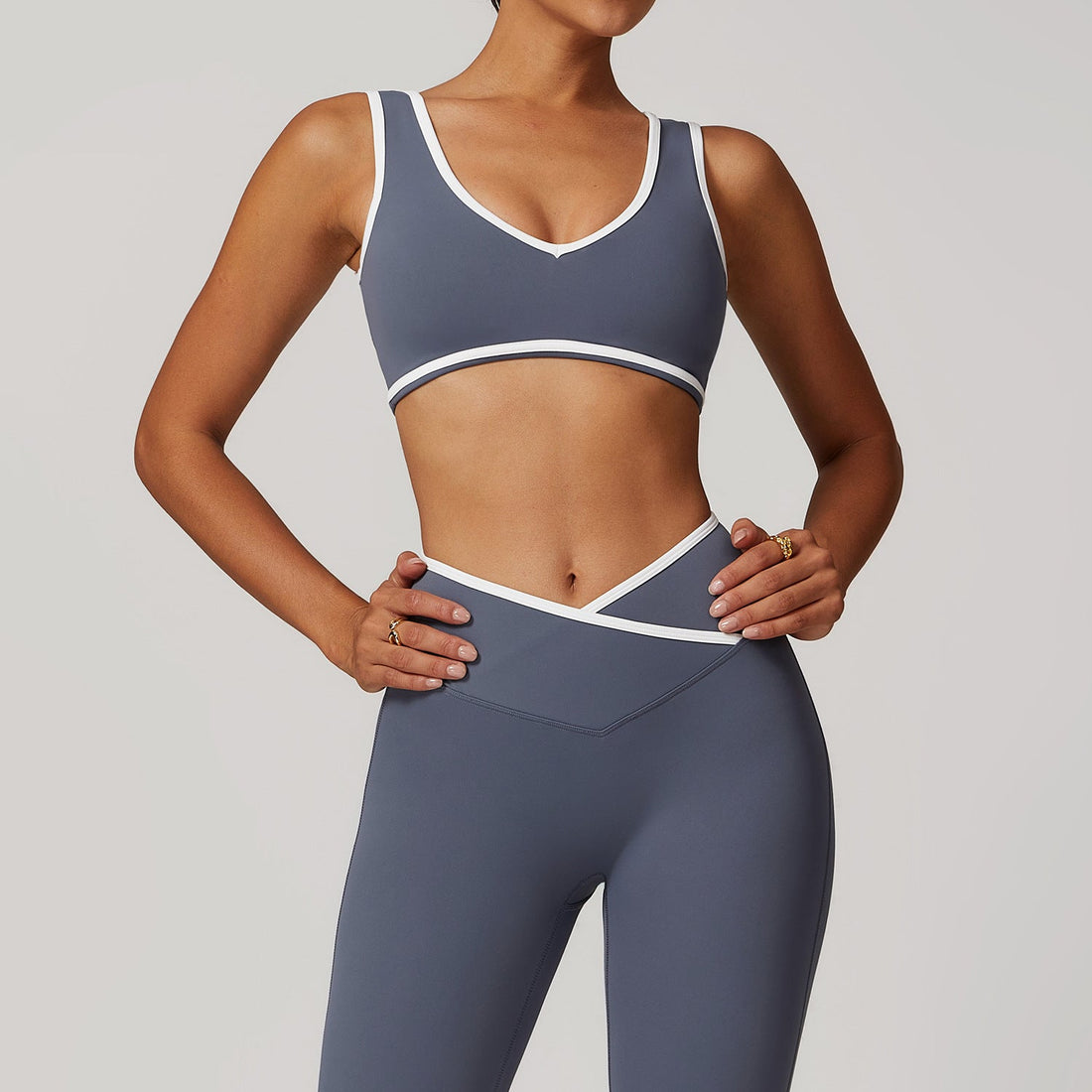 Sollinarry Contrast Wide Strap Sports Bra